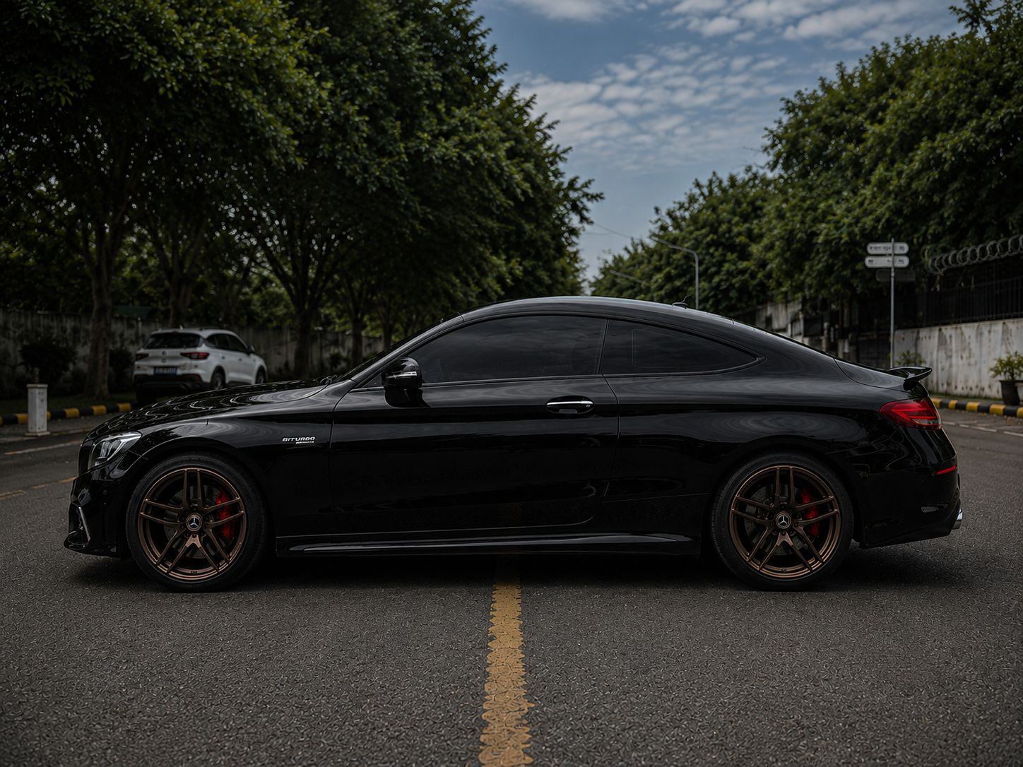 Mercedes-AMG C43 Coupé 2020 - Side Profile