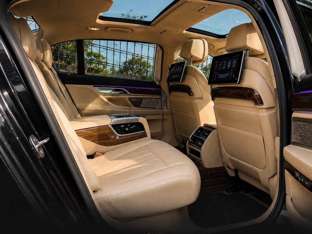 BMW 730Ld 2017 Blue Metallic - Rear Interior