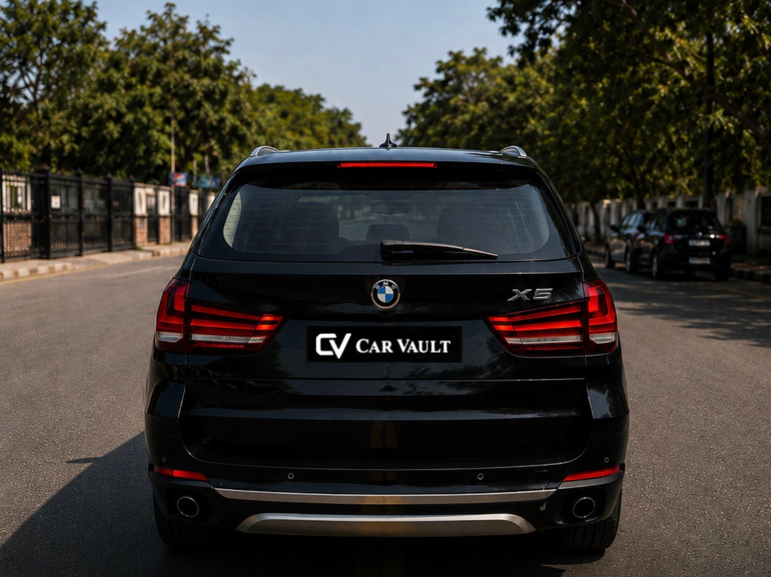BMW X5 xDrive30d 2017 - Side View