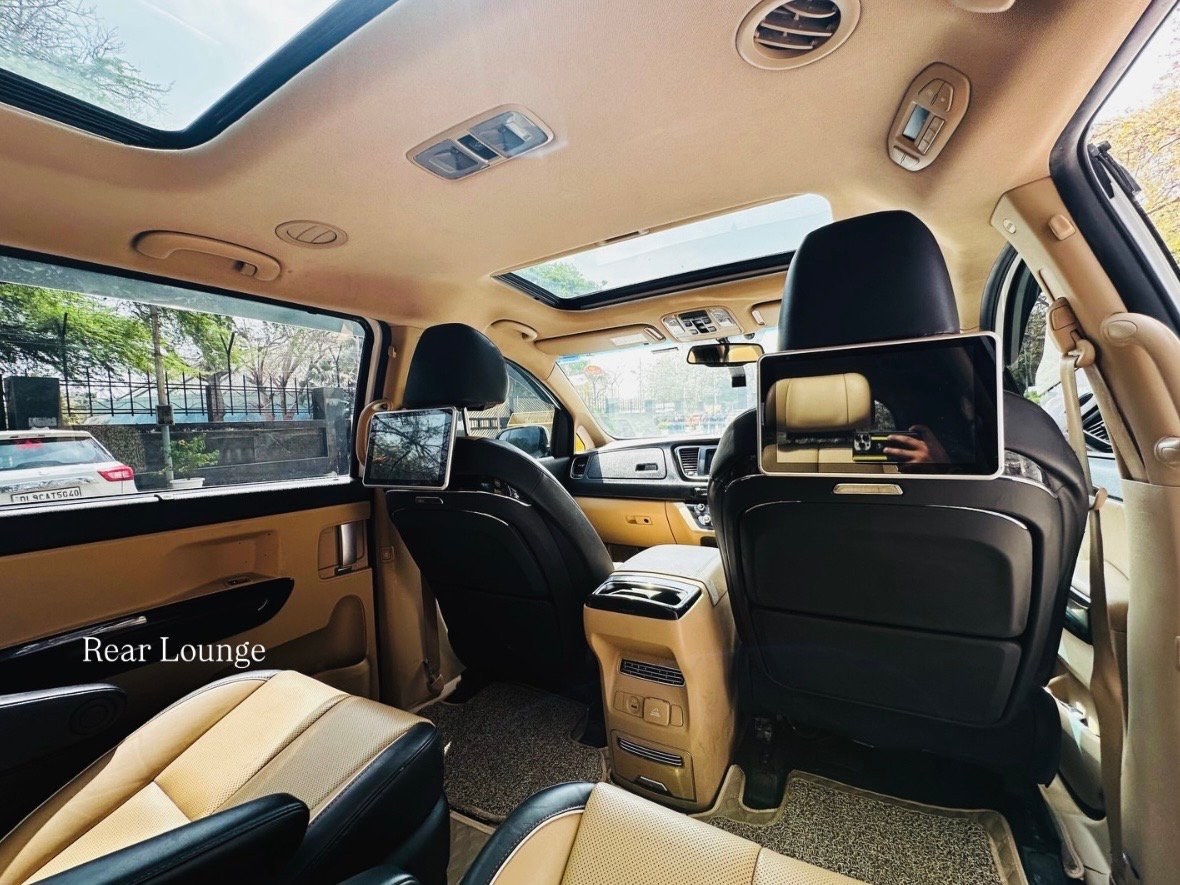 Kia Carnival Limousine 2020 - Rear View