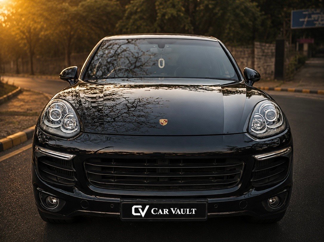 Porsche Cayenne 2018 - Front View