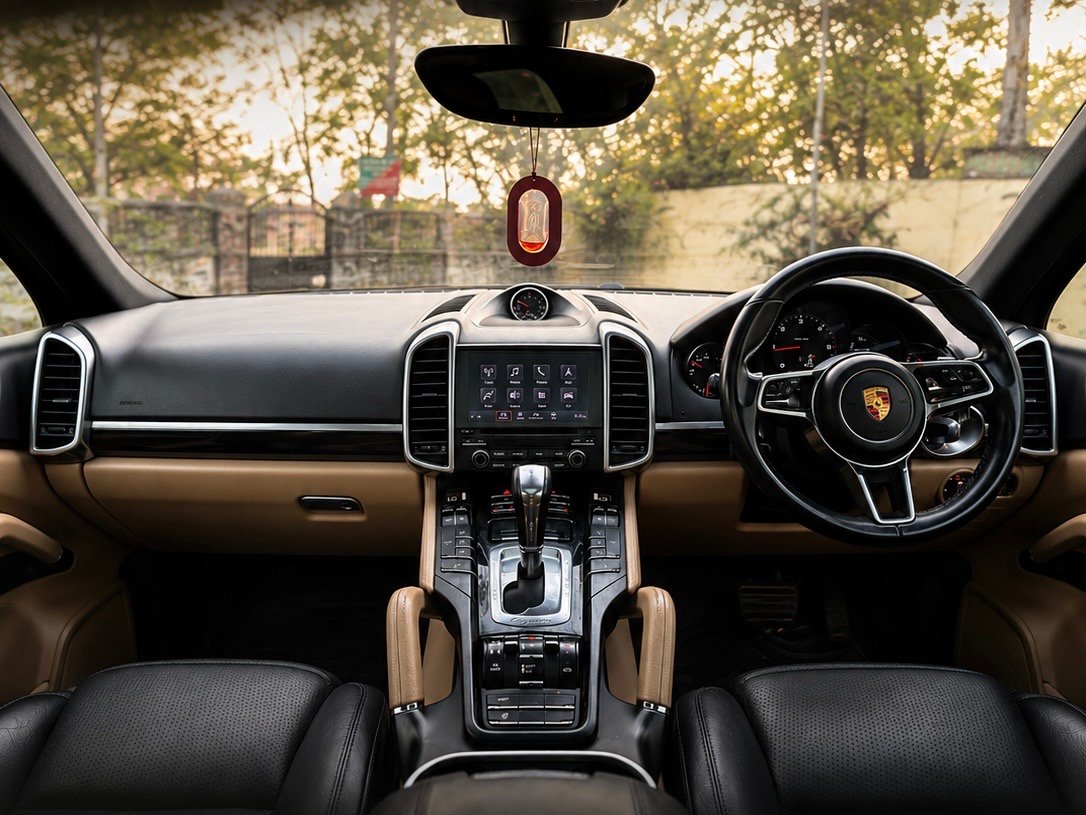 Porsche Cayenne 2018 - Interior