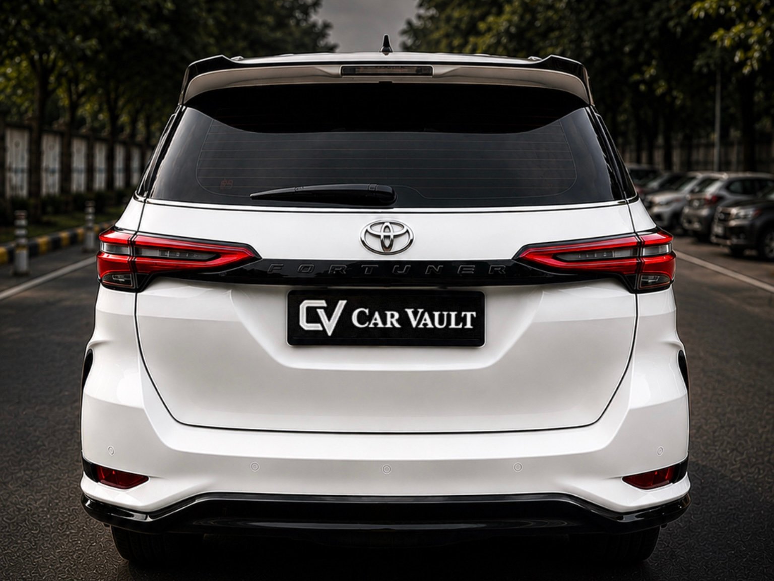 Toyota Fortuner 4x2 2021 White - Rear View