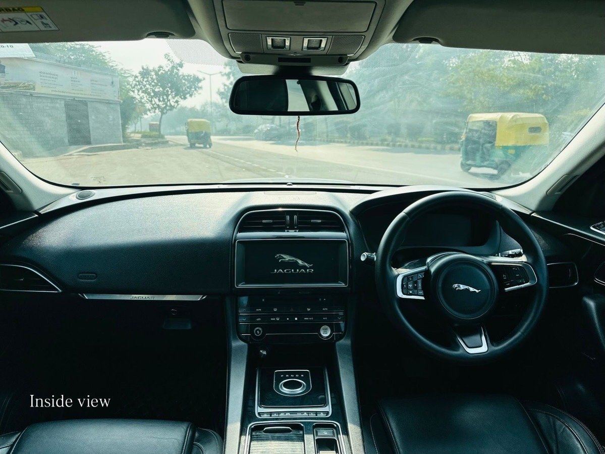 Jaguar F-Pace Prestige - Interior