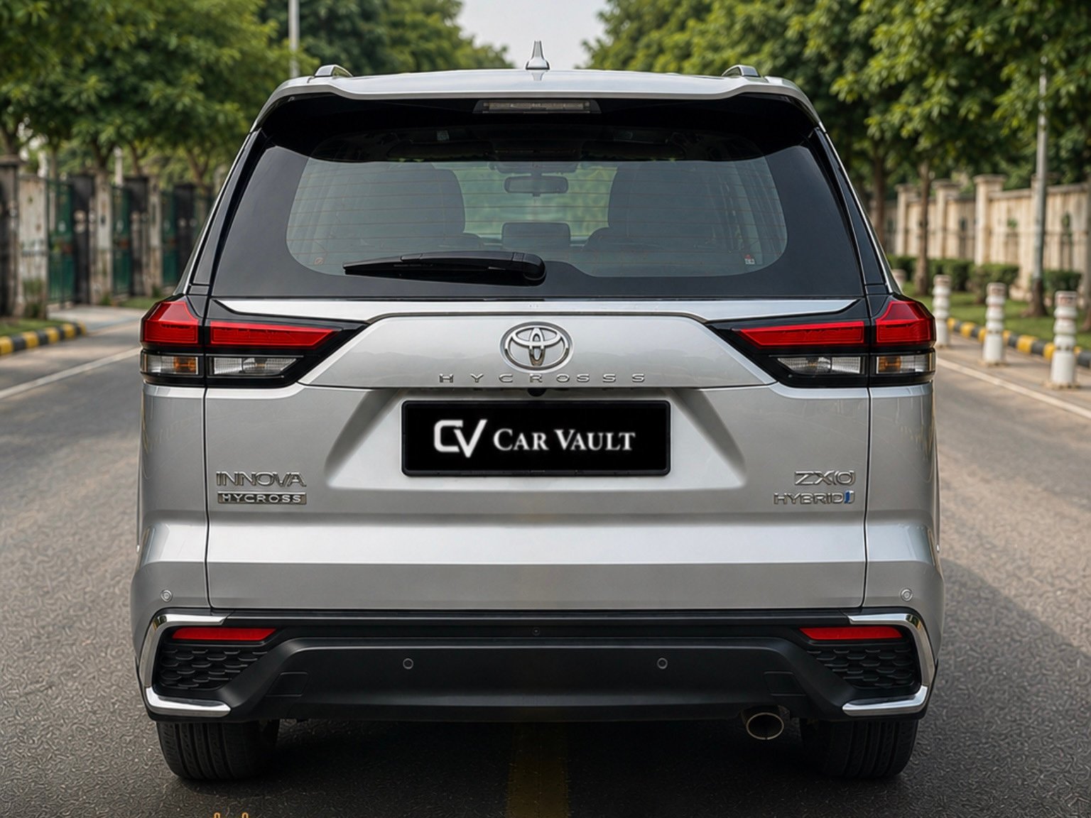 Toyota Innova Hycross ZX(O) 2023 - Rear View