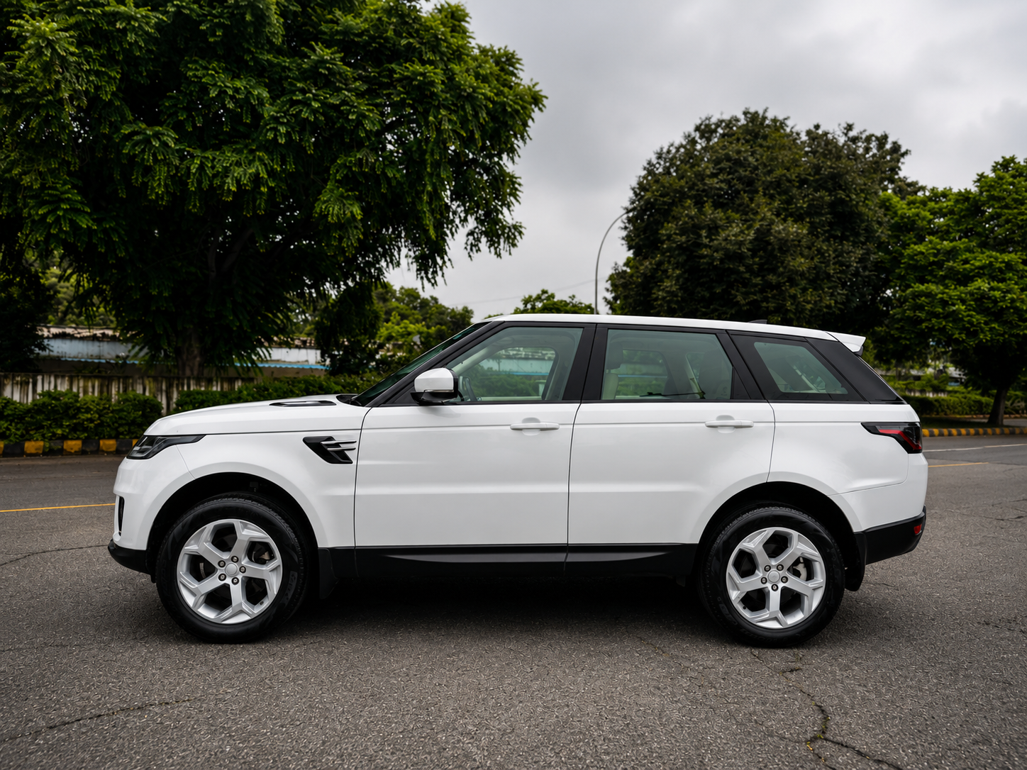 Range Rover Sport 2019 White - Interior
