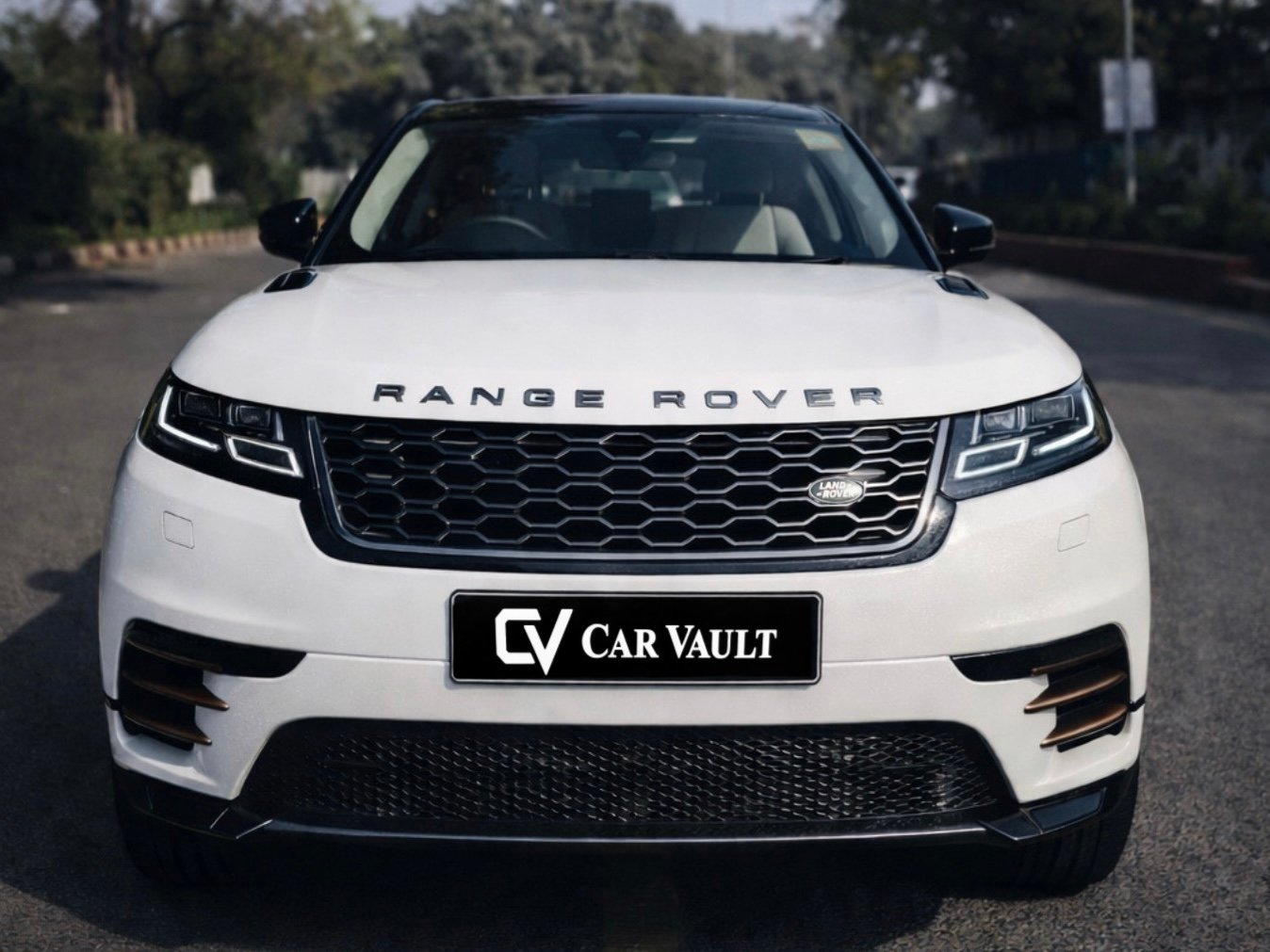 Range Rover Velar R-Dynamic - Front View