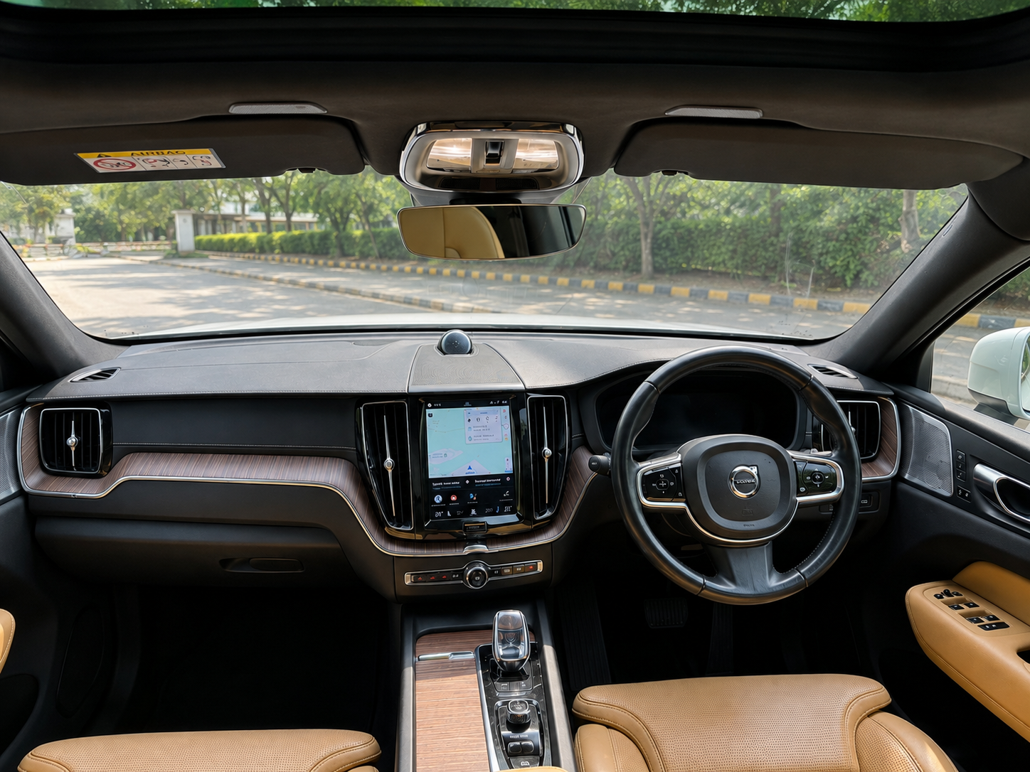 Volvo XC60 2022 White - Interior