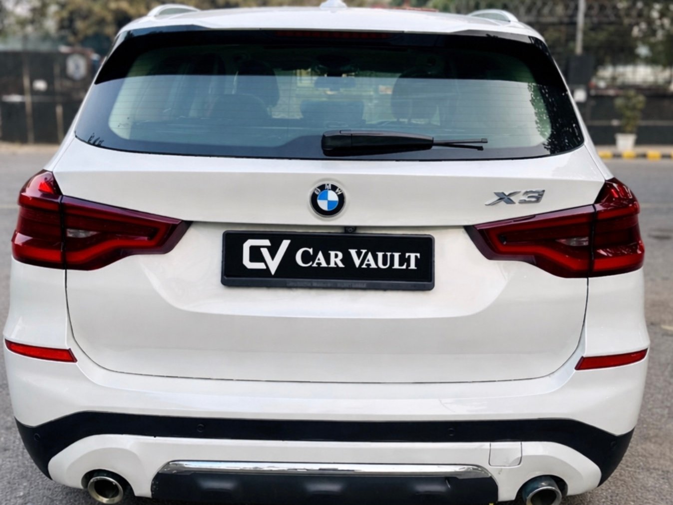 BMW X3 xDrive 20d - Side View