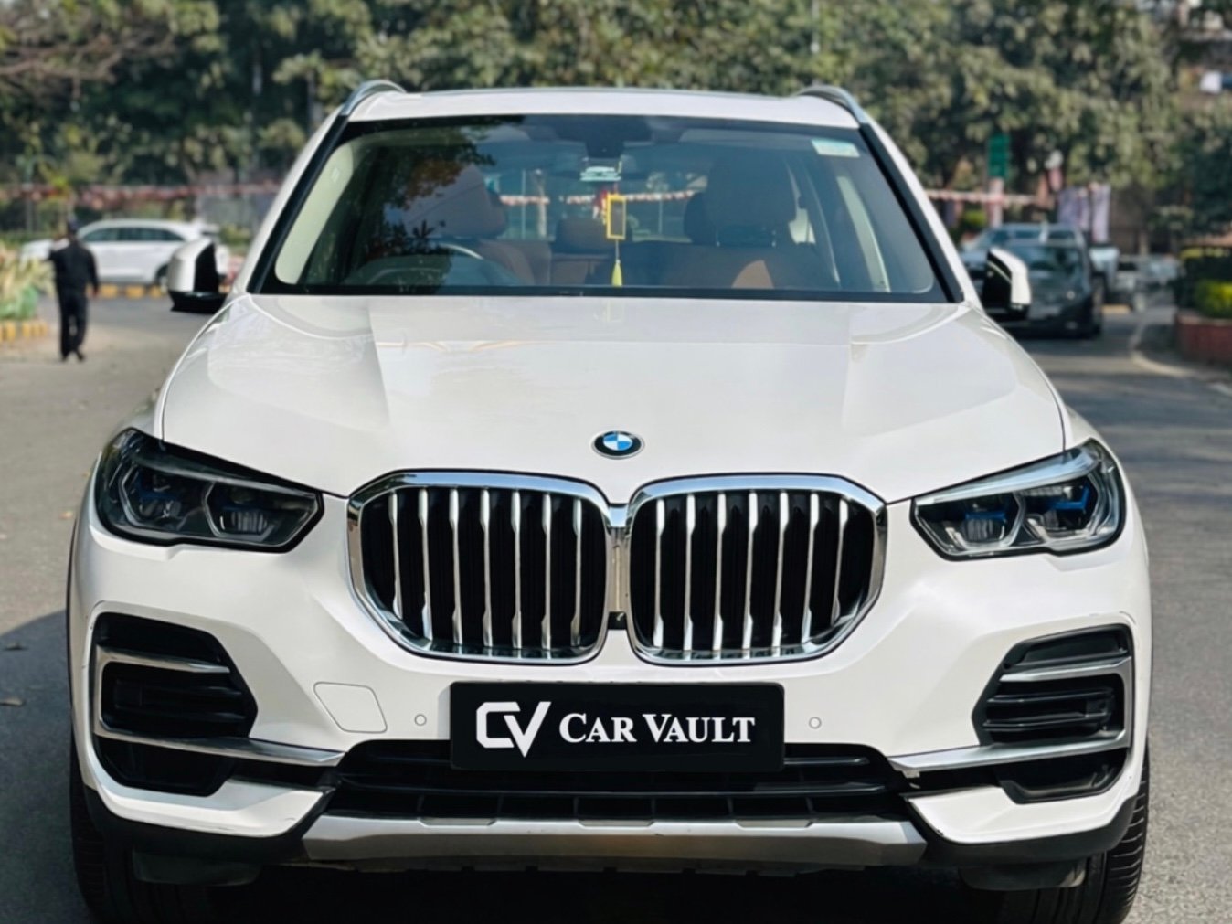 BMW X5 xDrive 30d - Front View