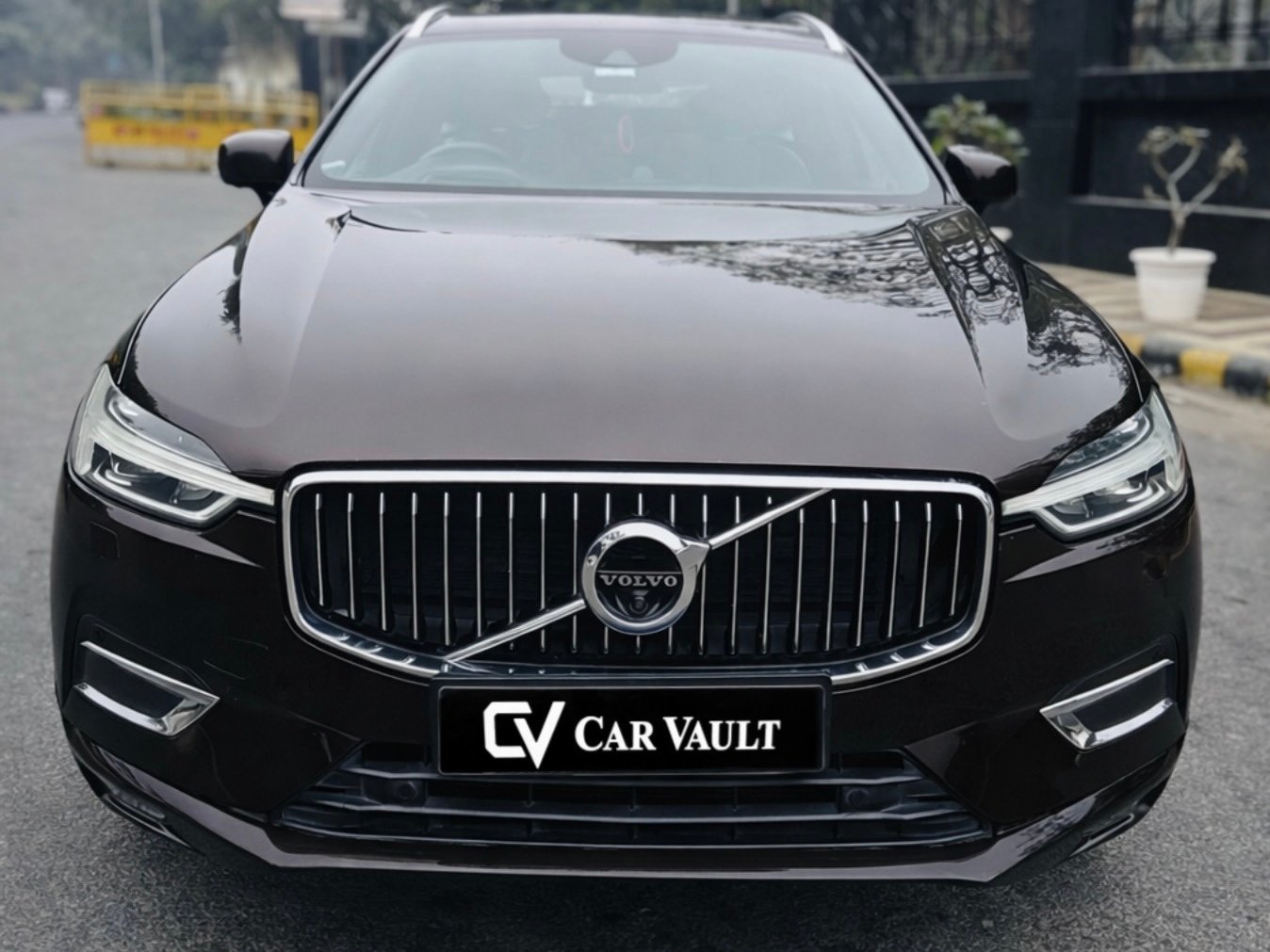 Volvo XC60 D5 Inscription - Front View